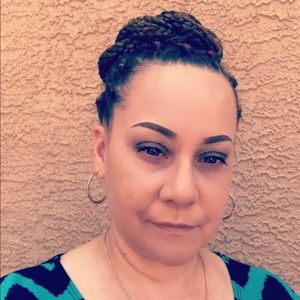 Meet your Posher, Noelle